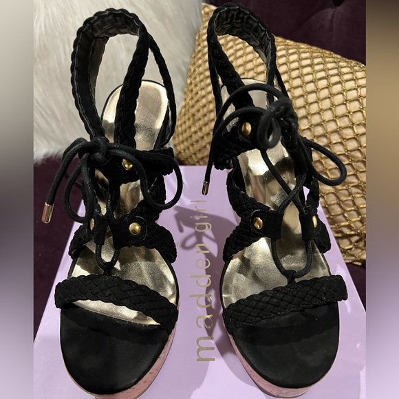 Madden Girl Emboss-C black fabric wedge sandal size 8 - Picture 4 of 6